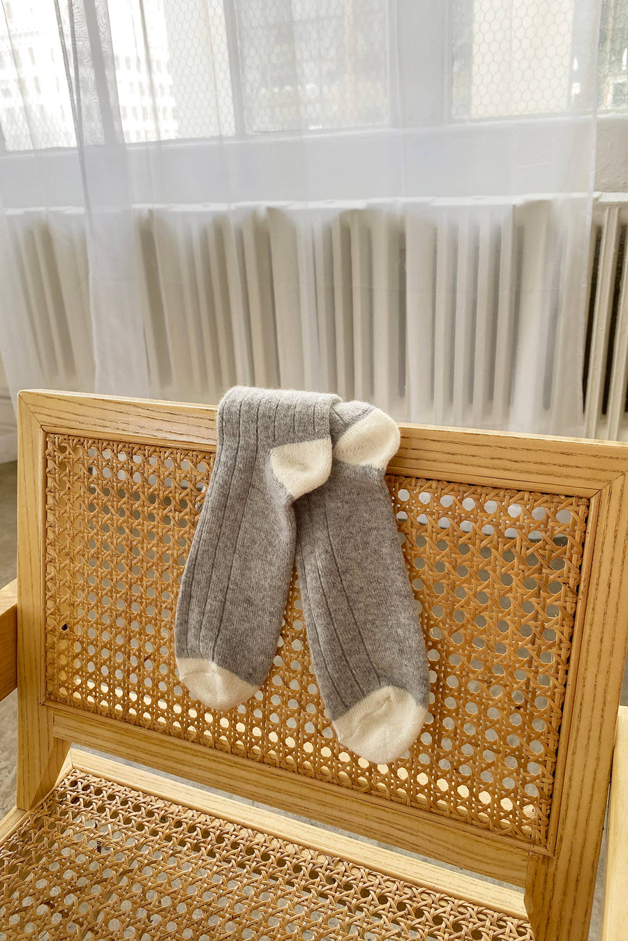 Extended Cashmere Classic Socks: Fawn