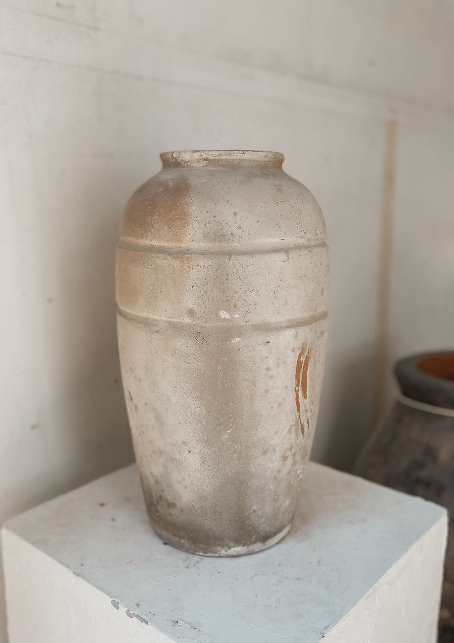 Auva 16" x 8"