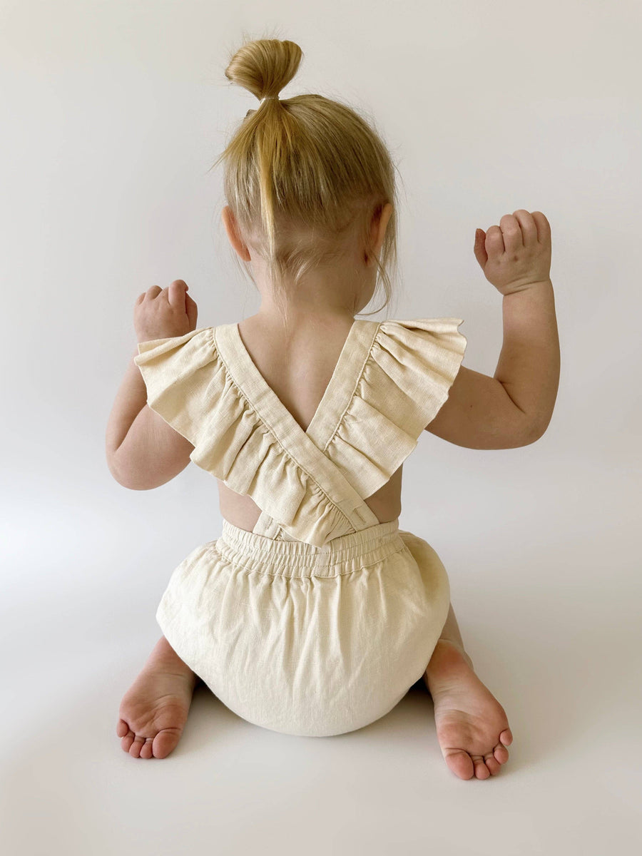 Linen Flutter Sleeve Bloomer Romper -  Vanilla: 3/6 month