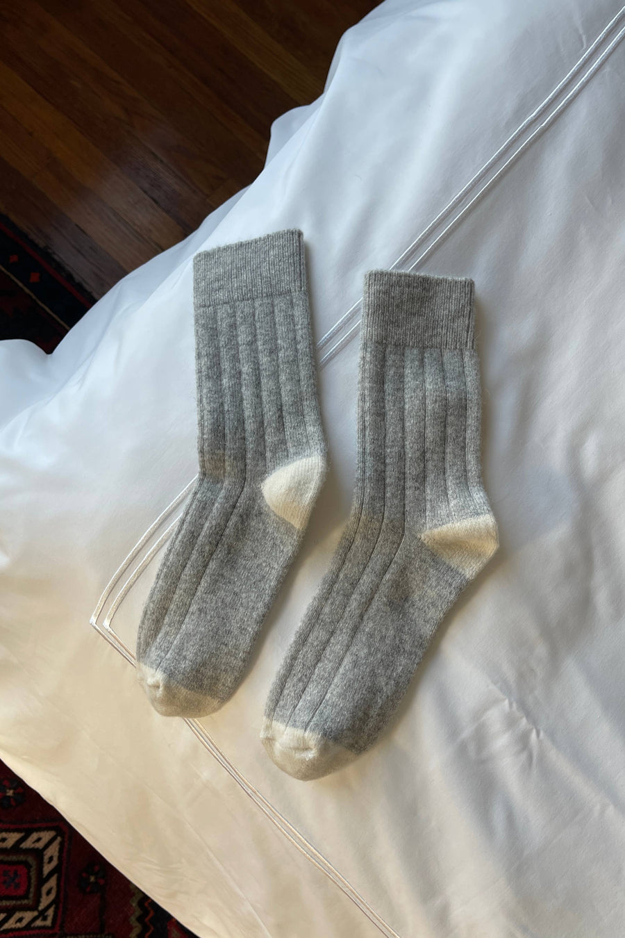 Classic Cashmere Socks: Black