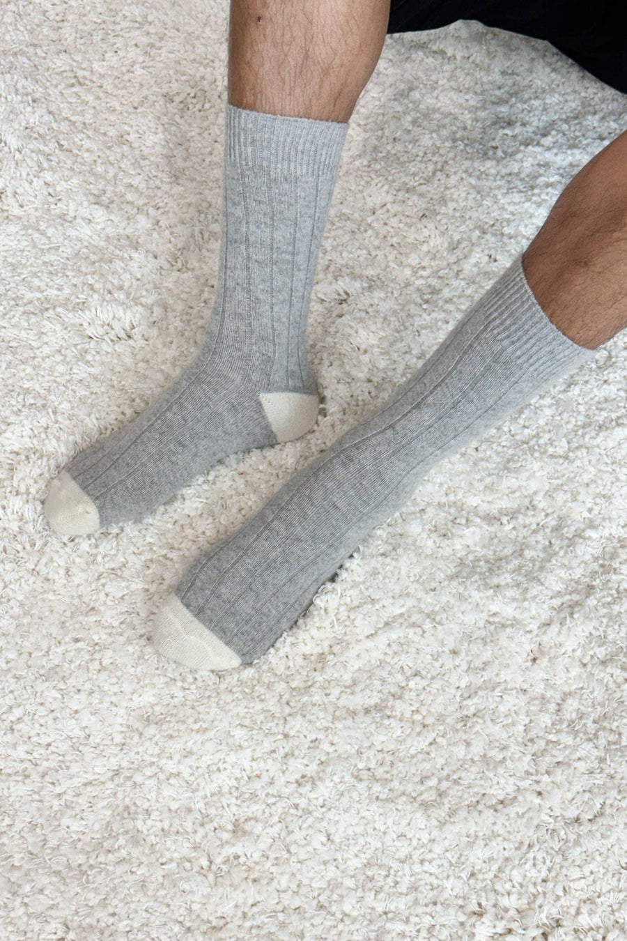 Extended Cashmere Classic Socks: Grey Melange