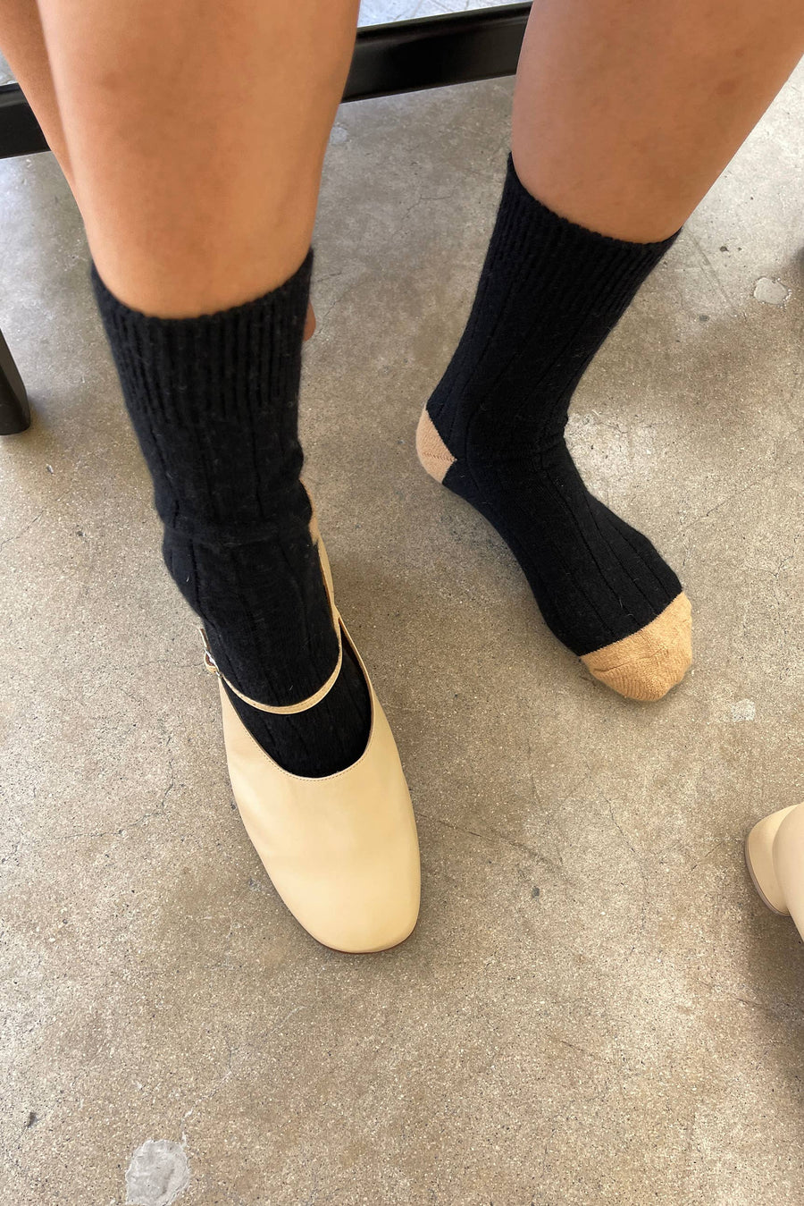 Classic Cashmere Socks: Black